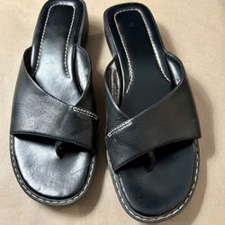 Ladies Size 9 Croft & Barrow, Black Leather Sandals