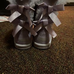 Girl Uggs 