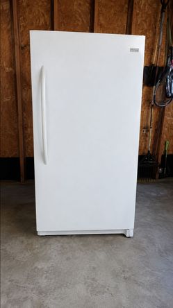 FRIGIDAIRE UPRIGHT FREEZER