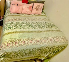 Bedroom furniture for Sale