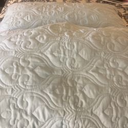 Full Size Bedding. 