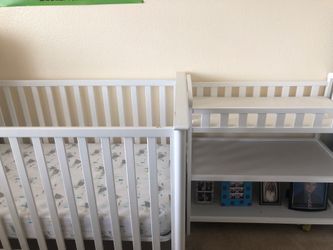 Target brand crib and delta changing table
