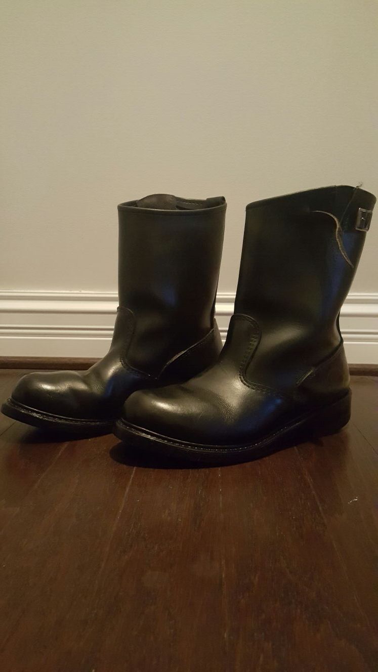 Nice motor cycle boots 9 1/2 great for the cold weather