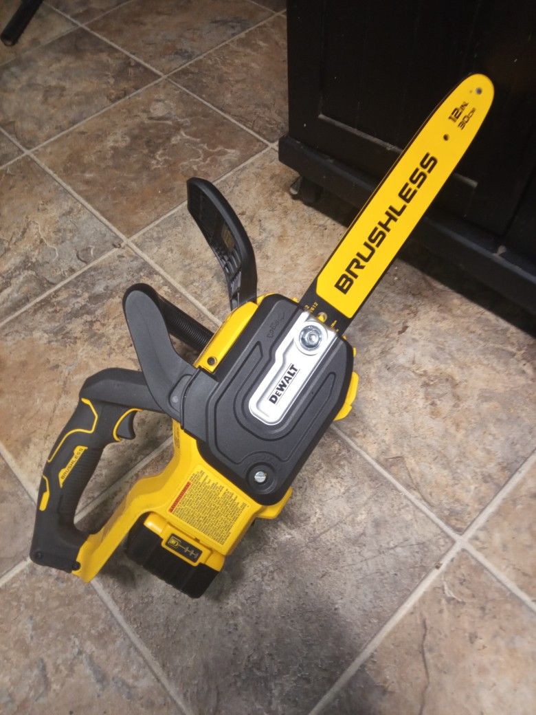 DeWalt 12 in Chainsaw 20 Volt