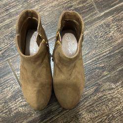 Bootie’s Size 11 Little Kids 