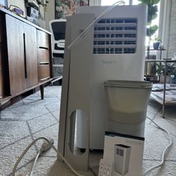 Portable AC w/ Built-In Dehumidifier & Fan Mode