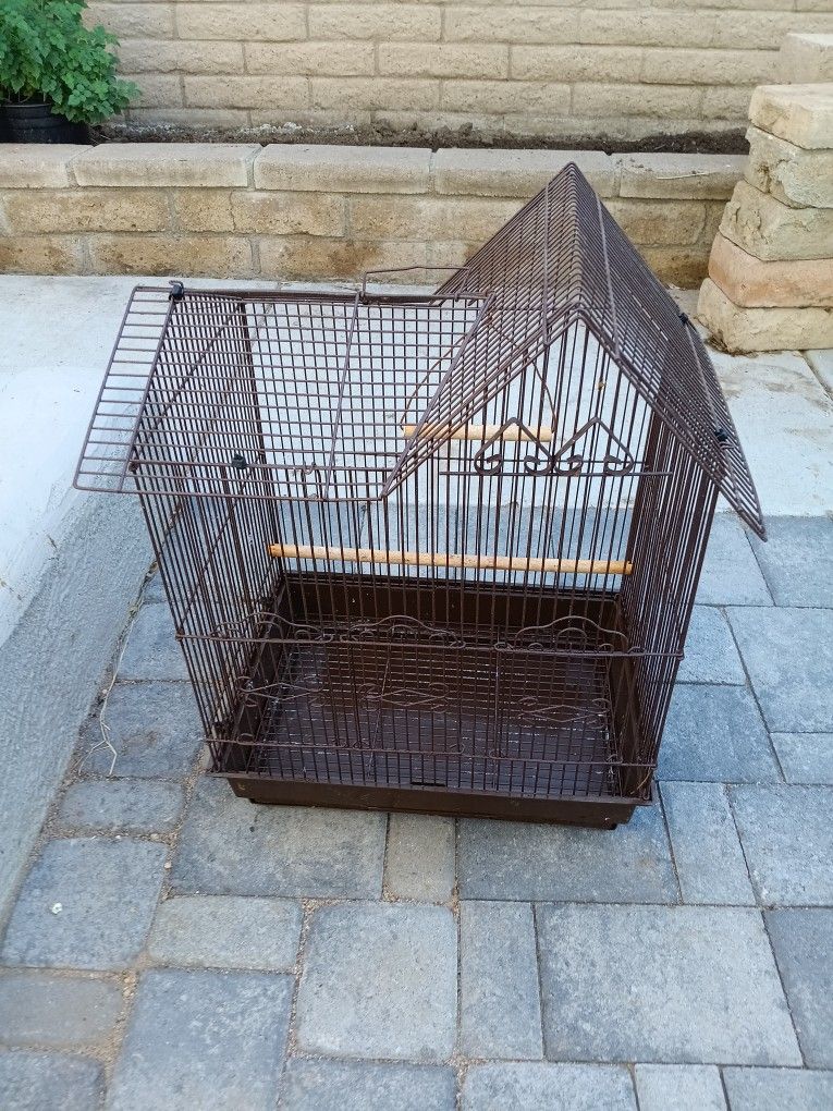  bird cage In Pet cage In Very Good Condition 