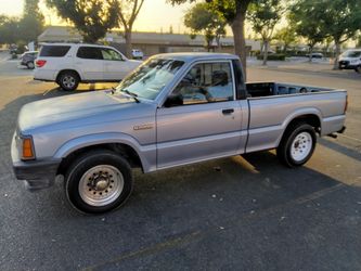 1989 Mazda B2200 Mini Truck – $3,500
