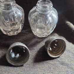 Vintage Miniature Glass Salt & Pepper Shakers - Ribbed Pumpkin Design