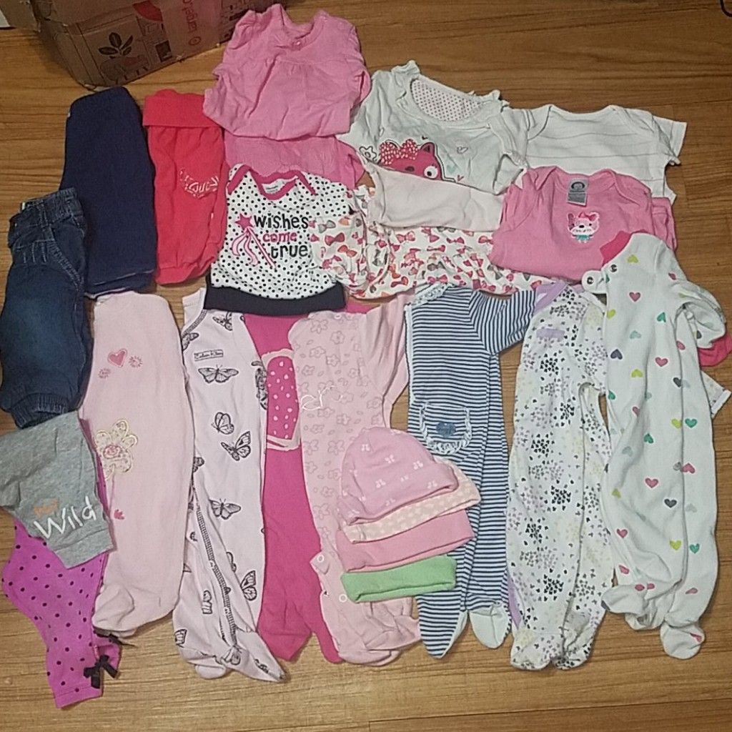 Clothing lot for baby girl size 0/3 months