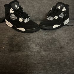 Jordan 4 