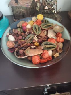 Nice Size Bowl With Scented Pieces Included