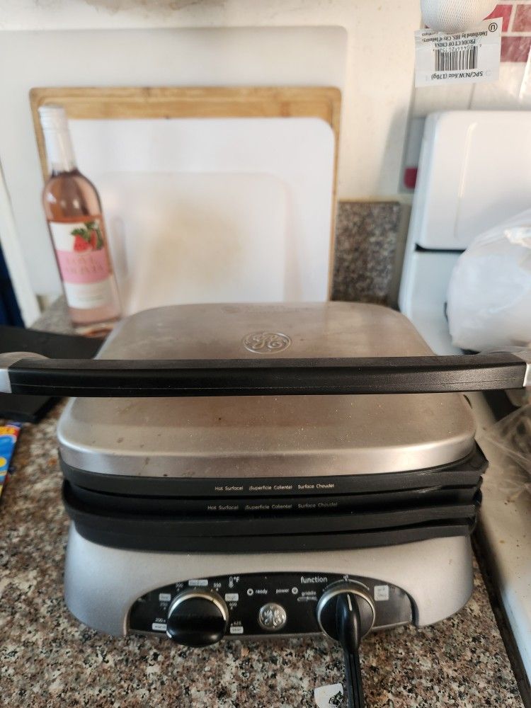GE 4-in-1 Grill Griddle Panini Maker