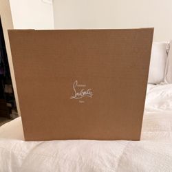 ORIGINAL LOUBOUTIN BAG BOX 18’5 x 15’5