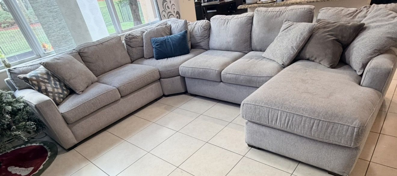 6 Seat Sectional Couch