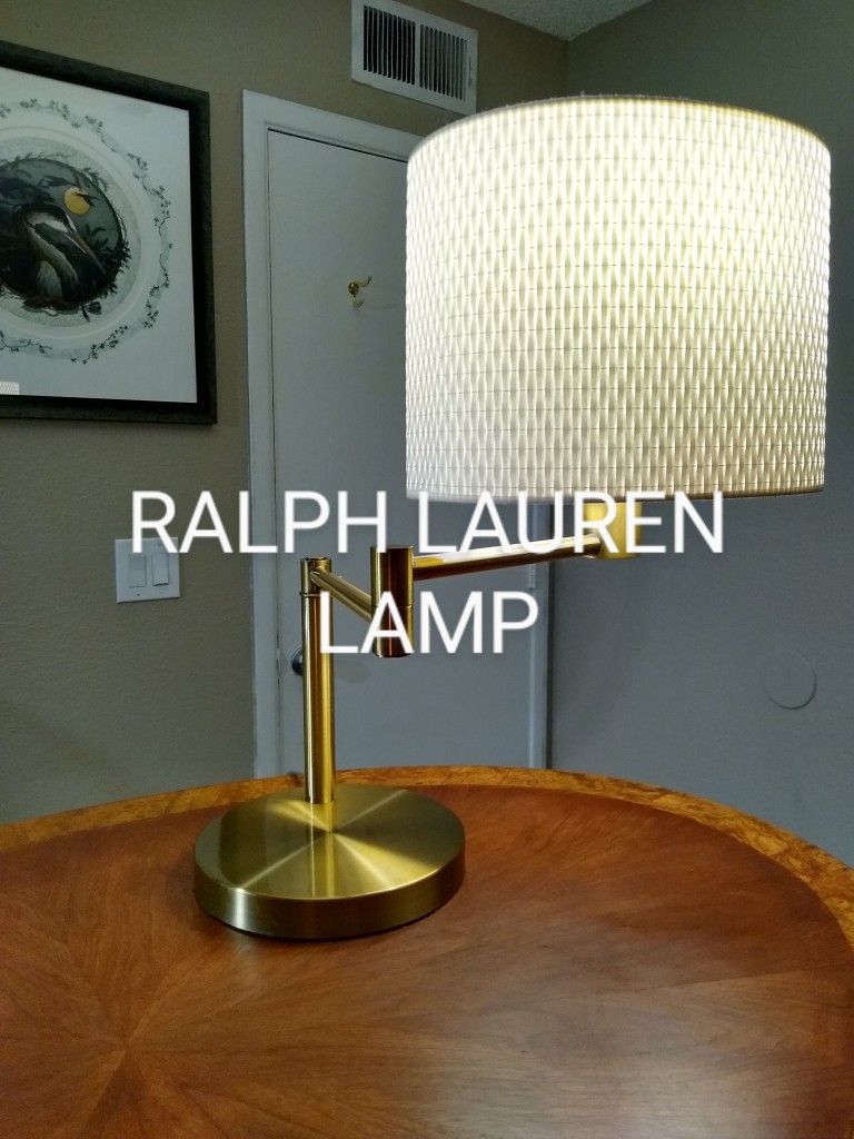 RALPH LAUREN SIGNATURE SWING ARM BRASS TABLE LAMP. EXCELLENT CONDITION! VERY ATTRACTIVE LAMP!