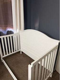 White baby crib