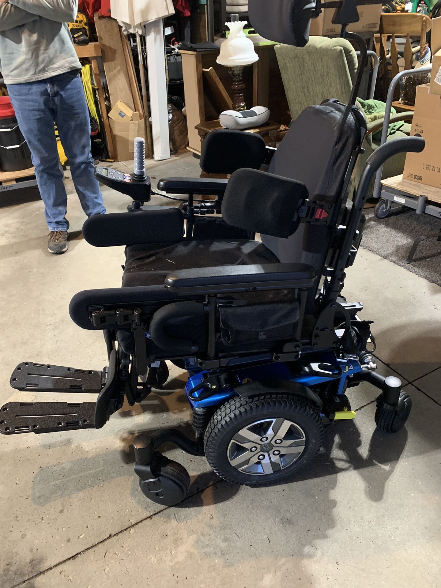 Quantum J4 Power Chair