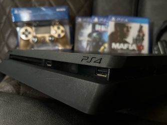 Ps4  Bundle –  + Limited Edition Gold Controller + accessories