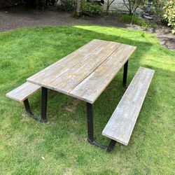 Picknick Table With 2 Benches 