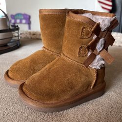 Size 5 Toddler UGG’s
