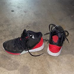 Kyrie Kids Shoes - Size5y