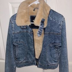 Hollister faux collar and lining, denim jacket size small