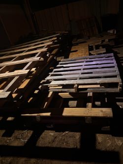 Free pallets/fire wood