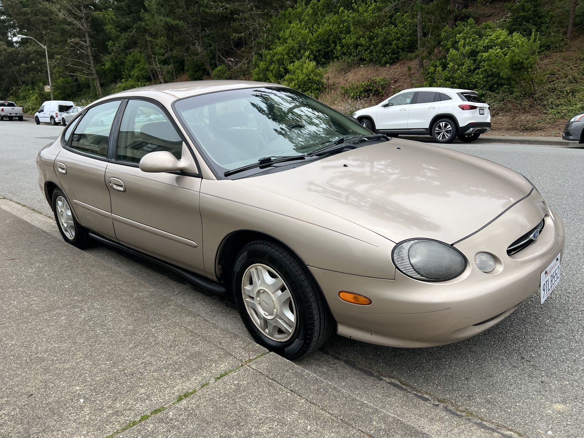 1999 Ford Taurus