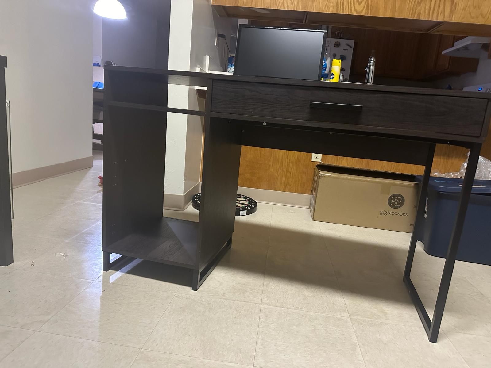 Multiple Desk And Tables