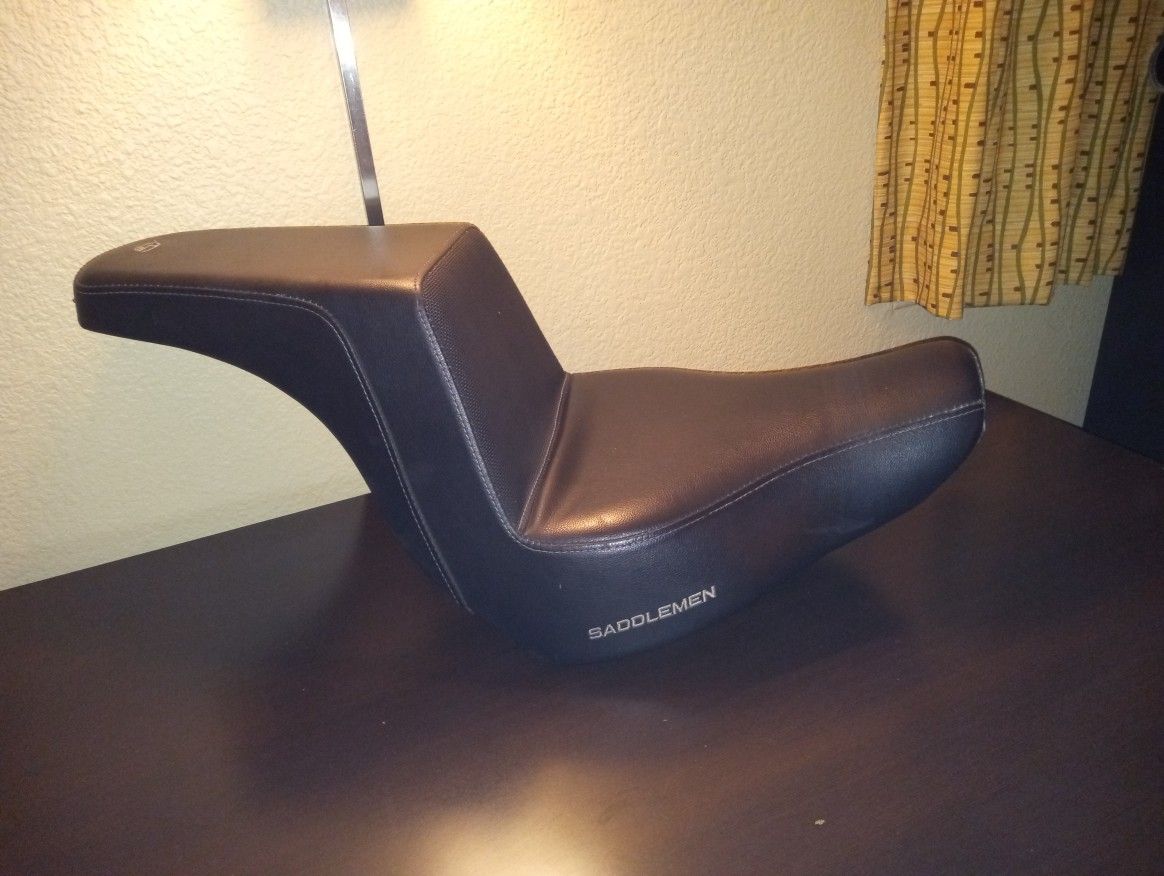 Saddleman Step Up Gripper Seat