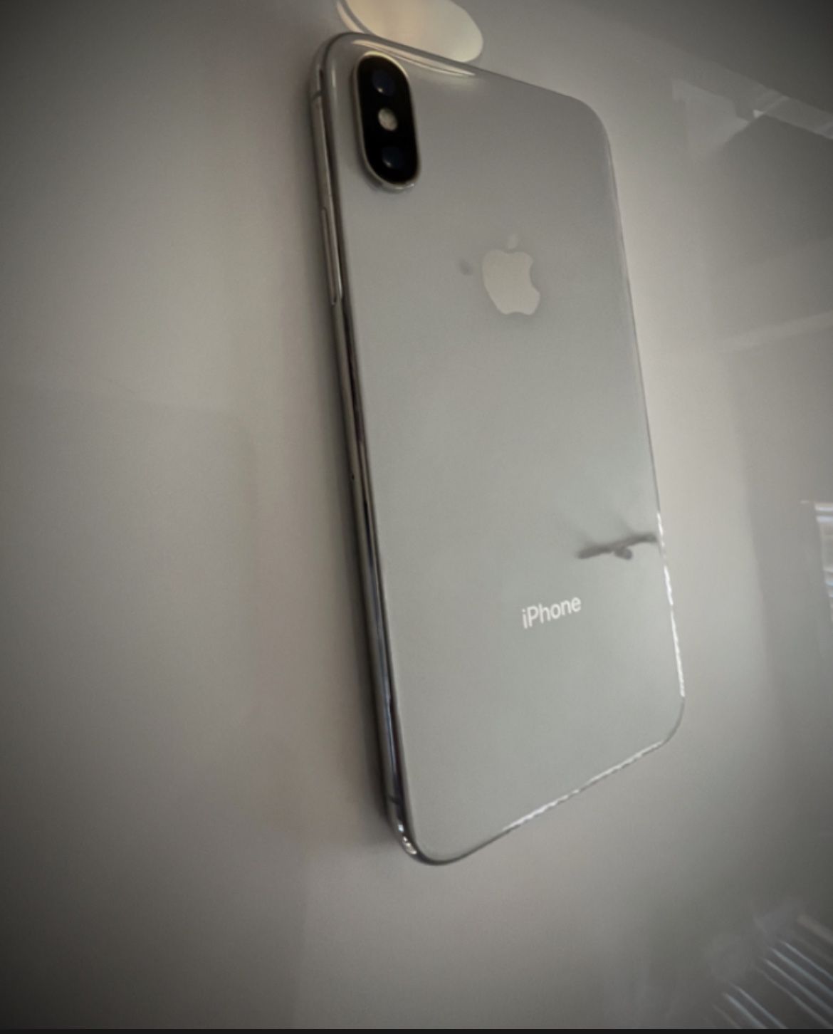 iPhone 10 64 GB (eBay Only Shipping)