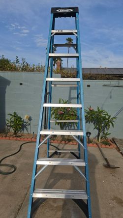 Estoy vendiendo esta escalera en buenas Condiciones