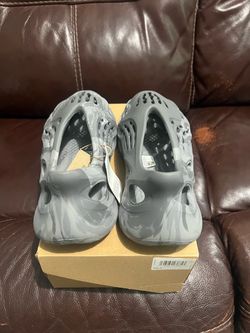 Adidas yzy foam RNR size 8 men
