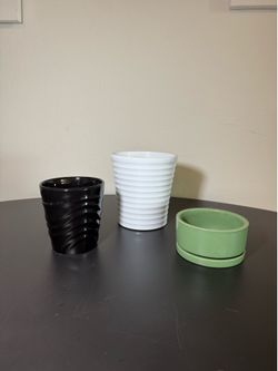 3 small plant pots