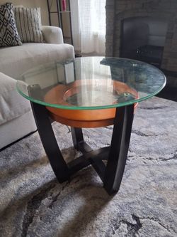 URGENT SALE: Modern Glass Side Table – Must Go Today!