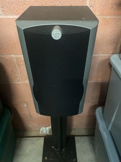 Jamo Speakers And Stands