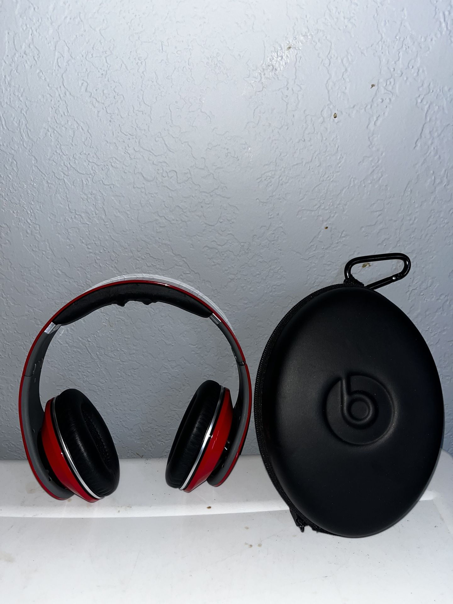 Beats Studio Over-Ear Headphone (Red) [Old Version] 