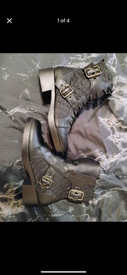 Women’s boots size 7