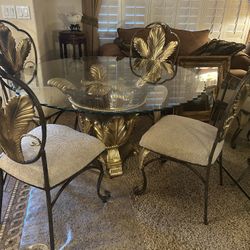 Gorgeous Ashly Dining Set
