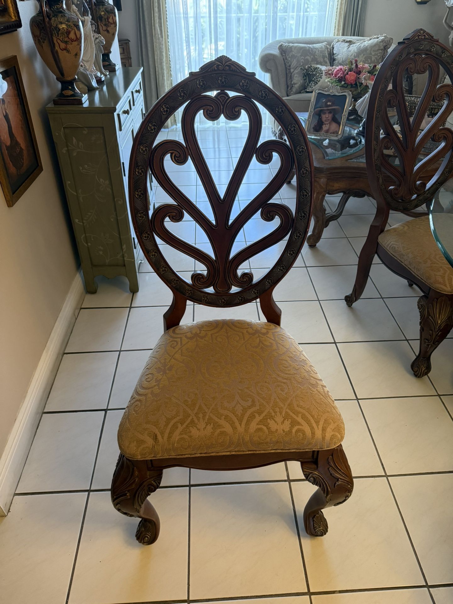 6 Dinning Room Chairs For Sale $30 Each