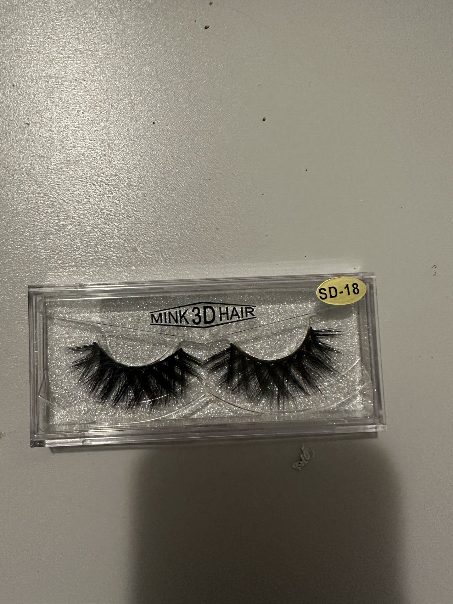 Fake lashes 