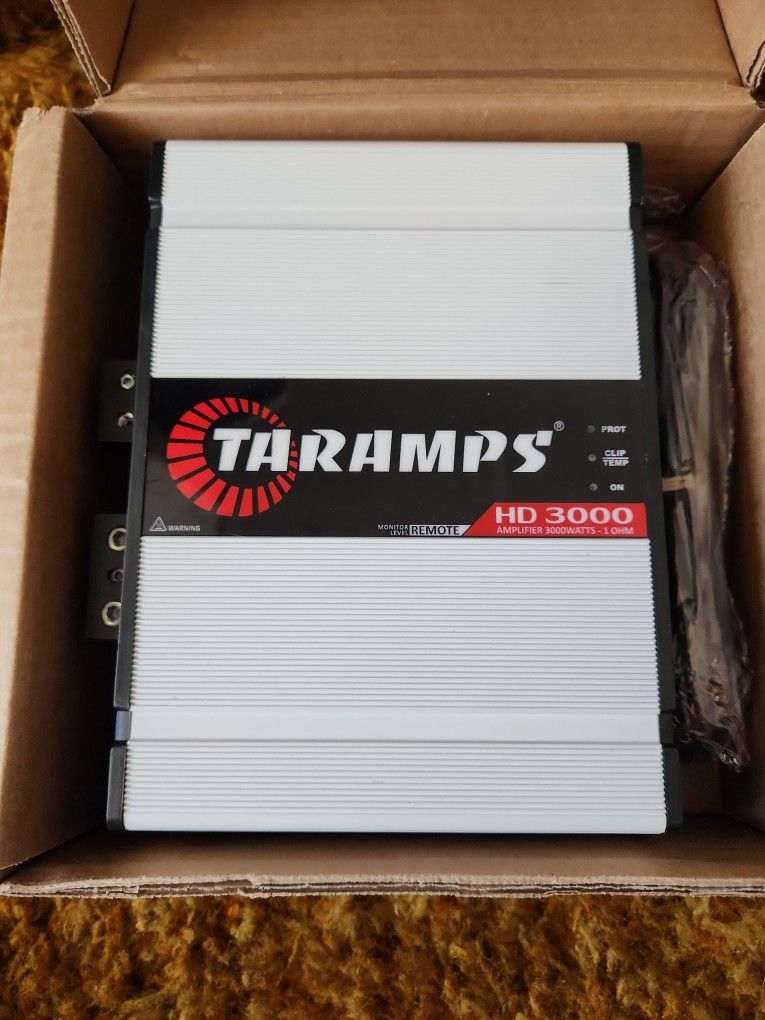 Taramps HD3000 1 OHM 3000W RMS at 1 Ohm Full Range Amplifier With Remote