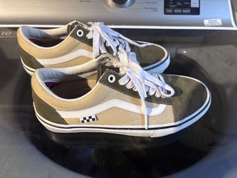 Men’s Size 7 Vanz