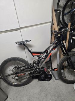 Turner DHR mountain bike