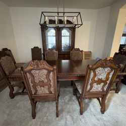 Dining Room Table w-8 chairs & Hutch, $400.