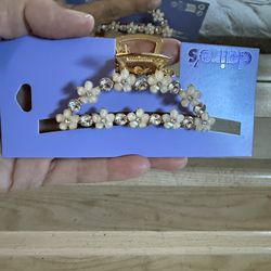 Claire’s Hit Accessories 