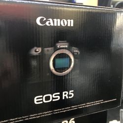 Canon EOS R5 Mirrorless Camera