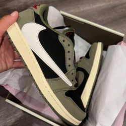Air Jordan 1 Low Size 7.5 , 11