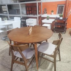 Mid Century Modern Style Round Dining Set (New)